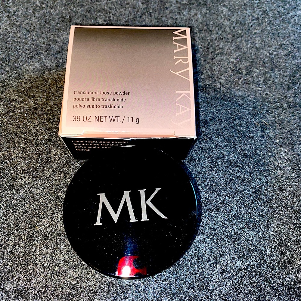 Mary Kay Translucent Loose Powder - Picture 2 of 2
